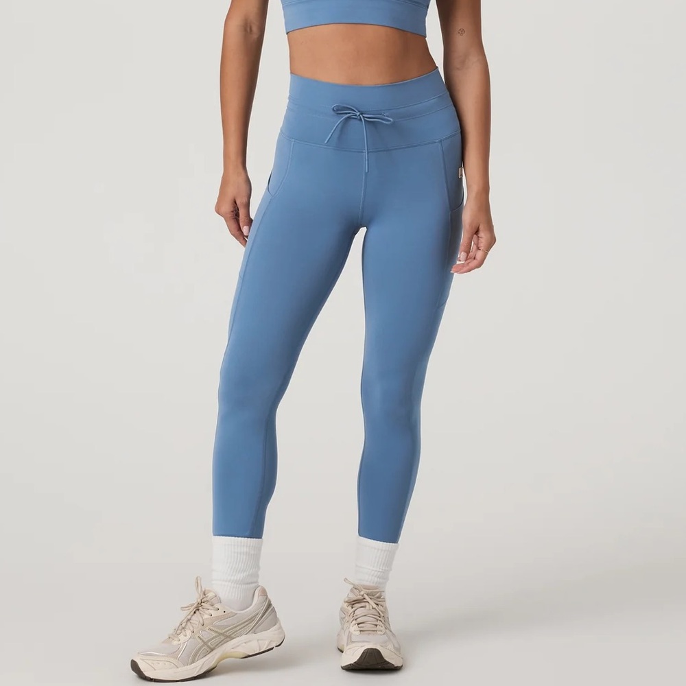 NWT Vuori Daily Pocket Legging in French Blue 💙 SIZE M